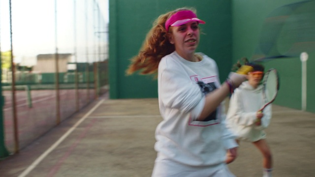 Video Reference: Hairstyle, Cap, Baseball cap, Gesture, Street fashion, Happy, Leisure, Eyewear, Recreation, T-shirt