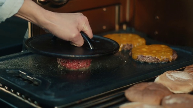 Video Reference: Food, Recipe, Ingredient, Mettwurst, Kaszanka, Cooking, Dish, Gas, Fast food, Cookware and bakeware