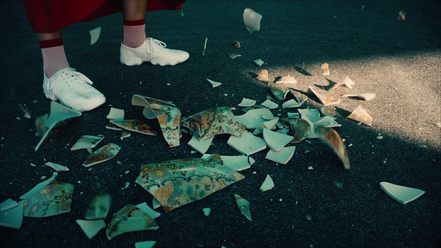 Video Reference: White, Leg, Light, Water, Azure, Leaf, Aqua, Road surface, Asphalt, Fish