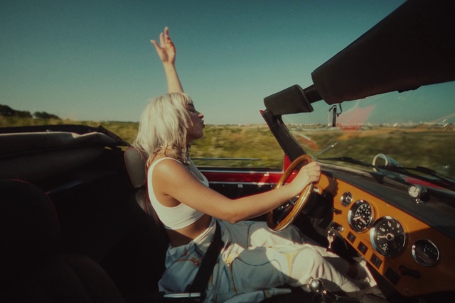 Video Reference: Car, Land vehicle, Sky, Hand, Vehicle, Motor vehicle, Hood, Automotive design, Natural environment, Automotive mirror