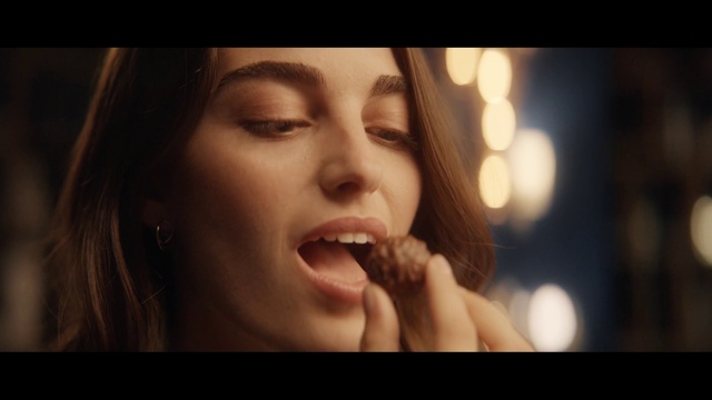 Video Reference: Nose, Cheek, Lip, Smile, Eyebrow, Mouth, Eyelash, Human body, Flash photography, Jaw