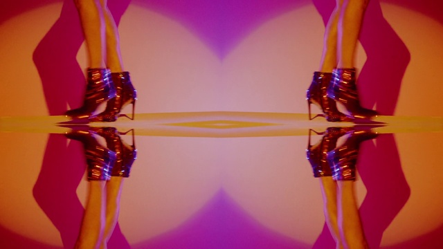 Video Reference: Joint, Leg, Shoulder, Purple, Muscle, Light, Human body, Lighting, Textile, Violet