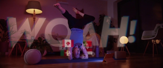 Video Reference: Purple, Gesture, Pink, Entertainment, Fun, Performing arts, Magenta, Thigh, Leisure, Lamp