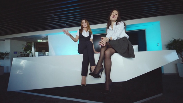 Video Reference: Smile, Shoulder, Leg, Automotive design, Flash photography, Thigh, Entertainment, Flooring, Fashion design, Leisure