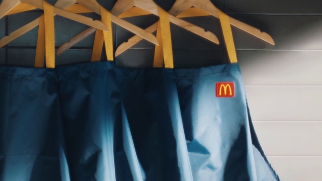 Video Reference: Outerwear, Product, Azure, Shorts, Textile, Sleeve, Jersey, Sports uniform, Grey, Bag