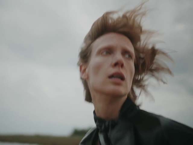 Video Reference: Sky, Flash photography, Neck, Jaw, Happy, Street fashion, Cloud, Surfer hair, Eyewear, Fur