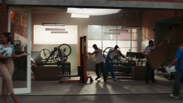 Video Reference: Building, Wood, Flooring, Art, Event, Gym, Entertainment, Metal, Physical fitness, Exercise