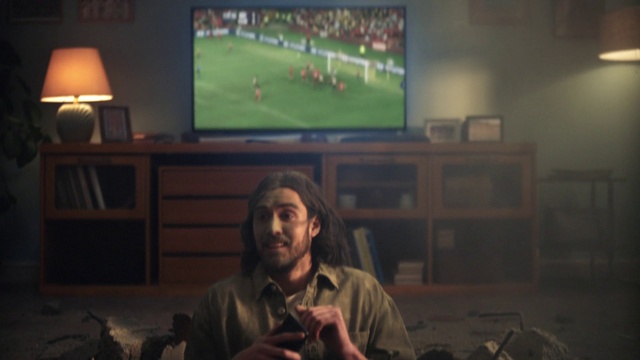 Video Reference: Light, Lighting, Television, Television set, Beard, Entertainment, Flat panel display, Microphone, Event, Display device