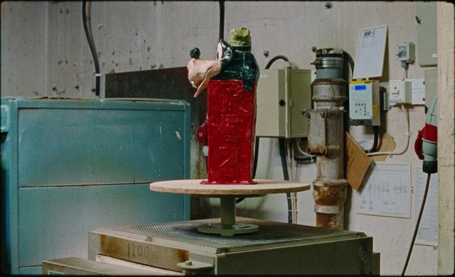 Video Reference: Wood, Wall, Gas, Tints and shades, Machine, Helmet, Engineering, Metal, Machine tool, Fashion design