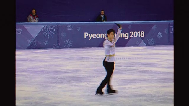 Video Reference: Figure skate, Sports equipment, Figure skating, Ice rink, World, Ice skate, Ice dancing, Skating, Ice skating, Performing arts