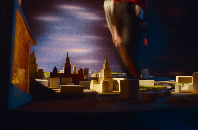 Video Reference: Atmosphere, Cloud, World, Building, Nature, Sky, Art, Sculpture, Statue, Morning