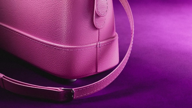 Video Reference: Automotive lighting, Hood, Purple, Bag, Automotive design, Violet, Headgear, Sleeve, Gadget, Magenta