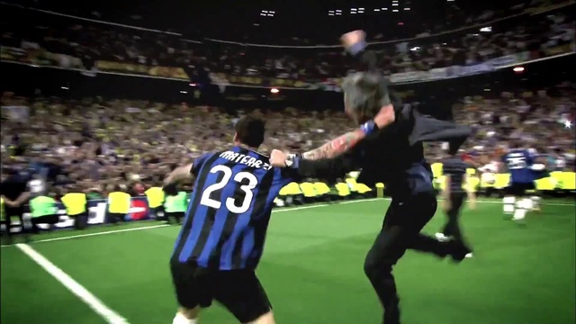 Video Reference: Sports uniform, Shorts, Soccer, Jersey, Sports equipment, Player, Gesture, Sportswear, Ball game, Sports