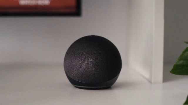 Video Reference: Audio equipment, Wood, Sports equipment, Circle, Ball, Metal, Automotive tire, Ball, Artifact, Font