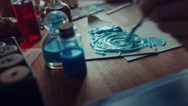 Video Reference: Liquid, Table, Drinkware, Fluid, Tints and shades, Solution, Electric blue, Bottle, Water bottle, Nail