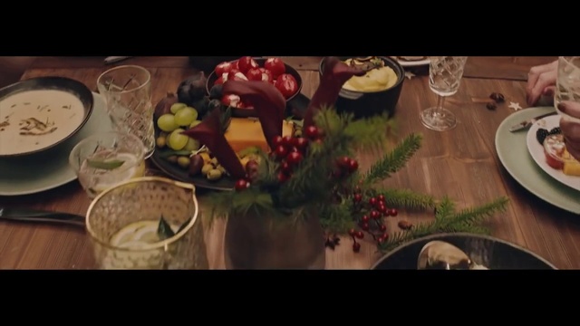 Video Reference: Tableware, Dishware, Food, Plate, Serveware, Ingredient, Table, Drinkware, Cup, Recipe