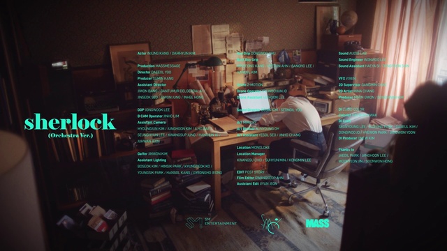 Video Reference: Computer, Personal computer, Table, Desk, Laptop, Computer keyboard, Electronic device, Audio equipment, Technology, Event