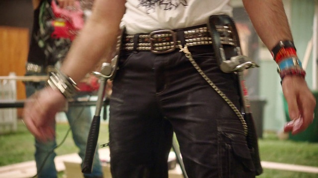 Video Reference: Joint, Waist, Thigh, Gesture, Belt, Military uniform, Knee, Trunk, Military person, Human leg