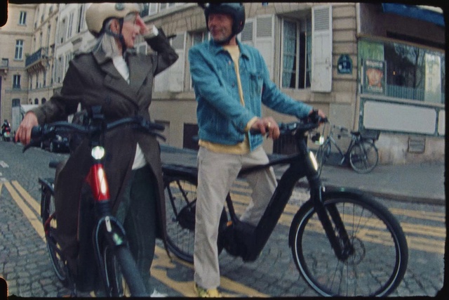 Video Reference: Wheel, Bicycle, Tire, Vehicle, Motor vehicle, Bicycle tire, Window, Bicycles--Equipment and supplies, Bicycle frame, Bicycle handlebar