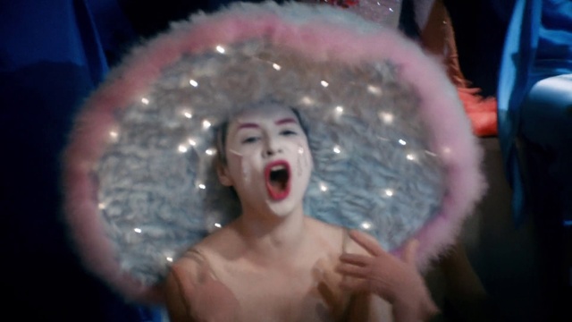 Video Reference: Hair, Lip, Hairstyle, Mouth, Facial expression, Eyelash, Flash photography, Jaw, Smile, Gesture