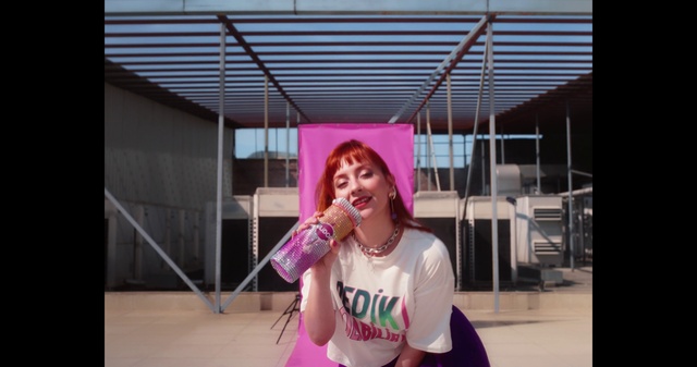 Video Reference: Microphone, Purple, Pink, Musician, Performing arts, Magenta, Audio equipment, Music, Happy, Music artist