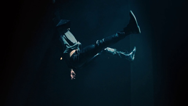 Video Reference: Azure, Flash photography, Water, Underwater, Performing arts, Entertainment, Electric blue, Fin, Event, Darkness