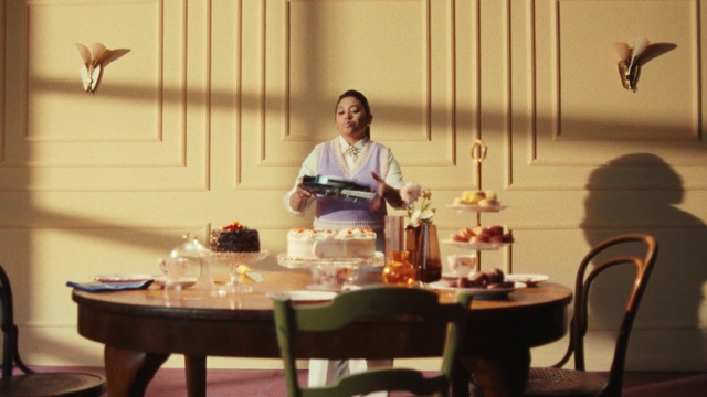 Video Reference: Table, Tableware, Furniture, Interior design, Plate, Food, Chair, Dishware, Cooking, Event