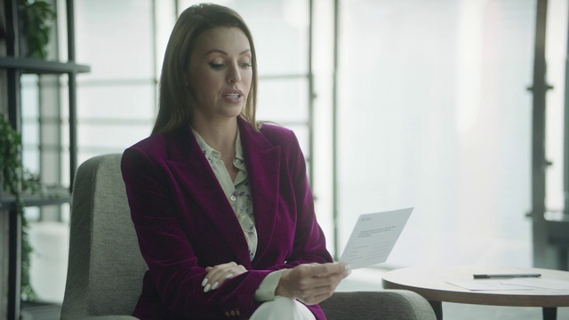 Video Reference: Comfort, White-collar worker, Event, Job, Microphone, Formal wear, Room, Employment, Conversation, Design