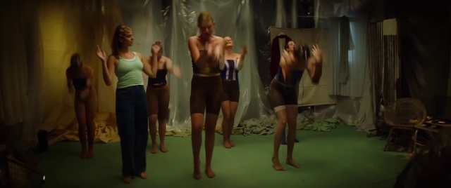 Video Reference: Joint, Shoulder, Leg, Entertainment, Standing, Performing arts, Dance, Leisure, Performance art, Fashion design