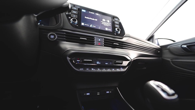 Video Reference: Vehicle, Car, Automotive design, Motor vehicle, Automotive lighting, Steering wheel, Vehicle audio, Personal luxury car, Center console, Steering part