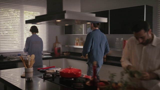 Video Reference: Countertop, Tableware, Kitchen, Kitchen appliance, Cooking, Gas, Cook, Chef, Cookware and bakeware, Home appliance