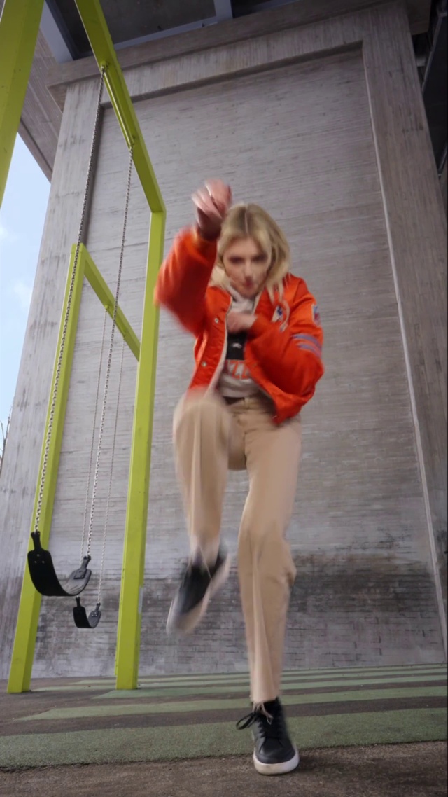 Video Reference: Footwear, Waist, Thigh, Entertainment, Knee, Human leg, Fashion design, Event, Leisure, Recreation