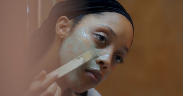 Video Reference: Hair, Nose, Lip, Eyebrow, Eye, Eyelash, Ear, Neck, Facial tissue, Jaw