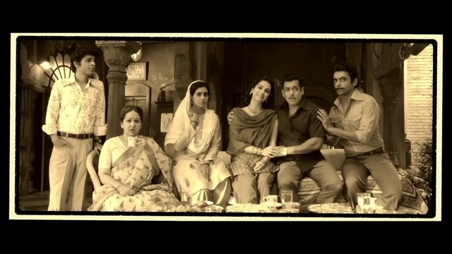 Video Reference: Hairstyle, Flash photography, Fun, Tints and shades, Event, Vintage clothing, Monochrome photography, Monochrome, Sitting, Room