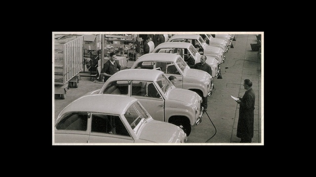 Video Reference: Car, Land vehicle, Vehicle, Plant, Automotive lighting, Window, Motor vehicle, Tire, Automotive design, Hood