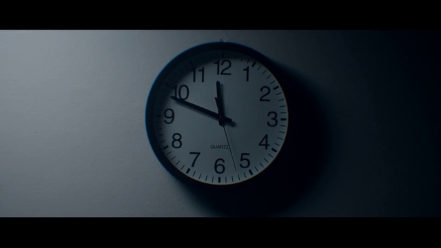 Video Reference: Clock, Quartz clock, Font, Circle, Number, Glass, Interior design, Electric blue, Fashion accessory, Wall clock