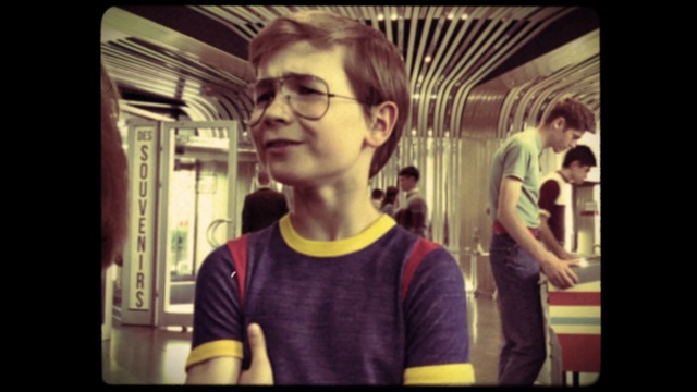 Video Reference: Glasses, Vision care, Flash photography, Jaw, Eyewear, Gesture, Cool, Window, Happy, T-shirt