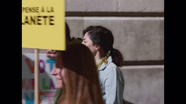 Video Reference: Hair, Gesture, Happy, Fun, Street fashion, Event, Job, Conversation, Font, Room