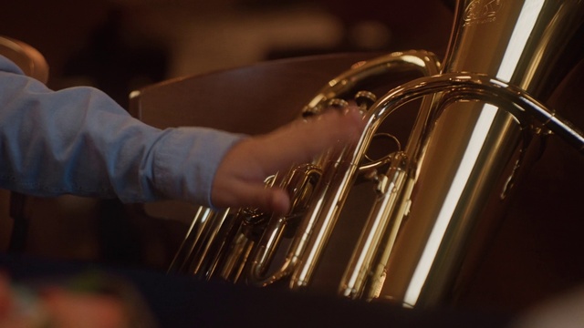 Video Reference: Hand, Musical instrument, Wind instrument, Fluid, Finger, Brass instrument, Music, Gas, Metal, Engineering