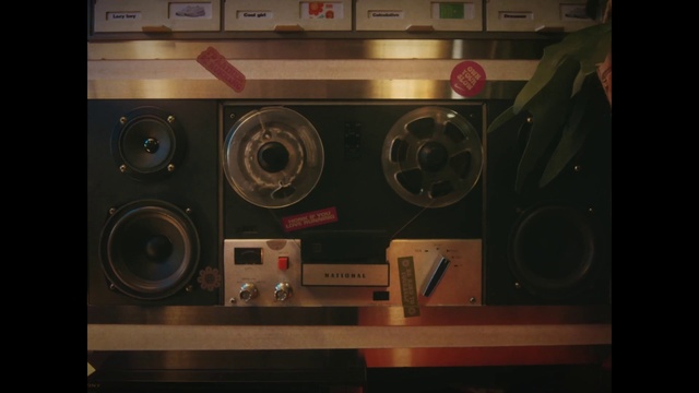 Video Reference: Audio equipment, Wood, Musical instrument accessory, Gas, Electronic instrument, Sound box, Circle, Machine, Loudspeaker, Space
