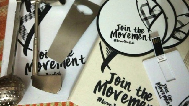 Video Reference: Sleeve, Eyelash, Font, Material property, T-shirt, Eyewear, Pattern, Fashion accessory, Sportswear, Brand