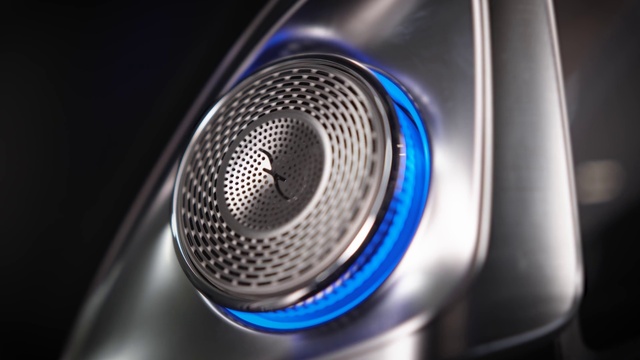 Video Reference: Grille, Automotive lighting, Motor vehicle, Vehicle, Automotive tire, Automotive design, Hood, Automotive exterior, Carbon, Hubcap