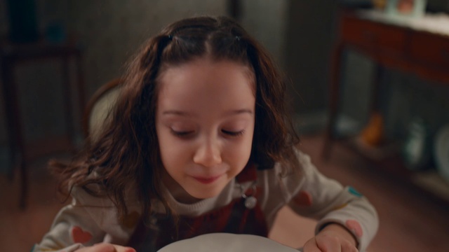 Video Reference: Cheek, Hairstyle, Chair, Toddler, Happy, Fun, Child, Sitting, Sharing, Room