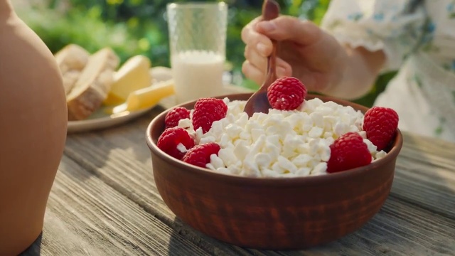 Video Reference: Food, Fruit, Ingredient, Natural foods, Recipe, Plant, Cuisine, Dish, Sheep milk cheese, Tableware