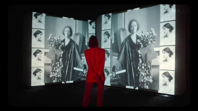 Video Reference: Art, Style, Font, Event, Display device, Artist, Performing arts, Entertainment, Monochrome photography, Visual arts