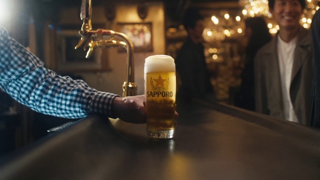 Video Reference: Drinkware, Drinking establishment, Barware, Tableware, Beer, Alcoholic beverage, Drink, Beer glass, Table, Glass bottle