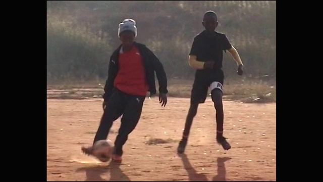 Video Reference: Shorts, People in nature, Gesture, Happy, Fun, Landscape, People on beach, Leisure, Sports, Running