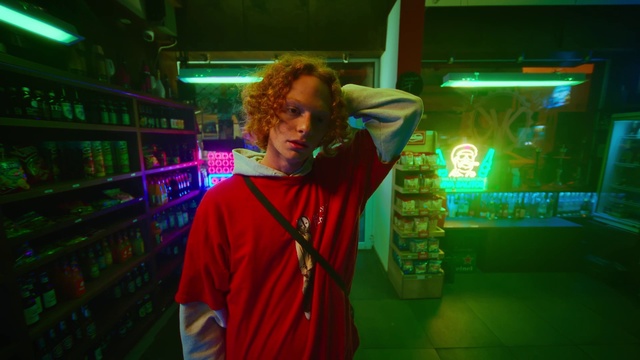 Video Reference: Green, Sleeve, Entertainment, Fun, Magenta, T-shirt, Visual effect lighting, Event, Electric blue, Music