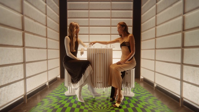 Video Reference: Wood, Comfort, Interior design, Flooring, Floor, Hardwood, Leisure, Thigh, Event, Human leg