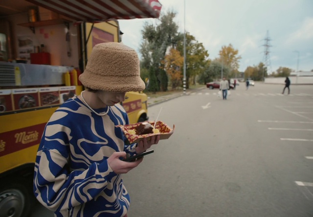 Video Reference: Food, Cloud, Sky, Hat, Tire, Tree, Travel, Asphalt, Fun, Sun hat